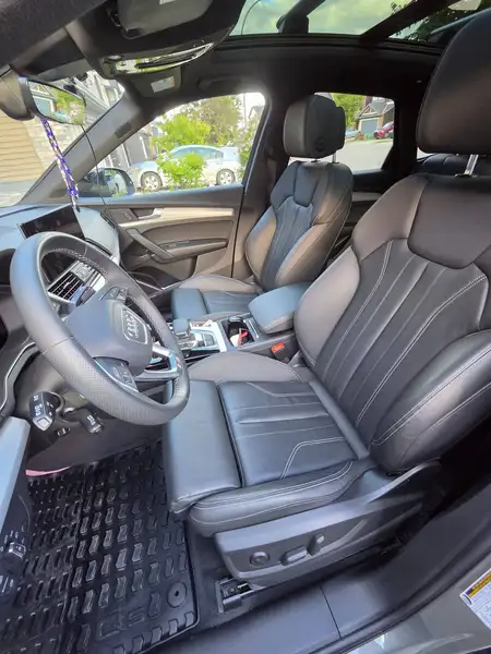 2023 Audi Q5 Technik, šedá, 17 755 km, dovoz Kanada — foto 8 z 12