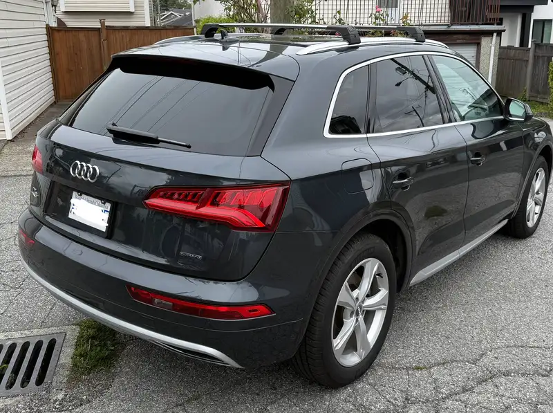 2019 Audi Q5 Progressiv, šedá, 67 180 km, dovoz Kanada — foto 12 z 12