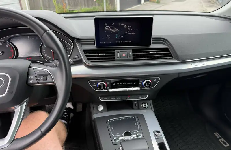 2019 Audi Q5 Progressiv, šedá, 67 180 km, dovoz Kanada — foto 2 z 12