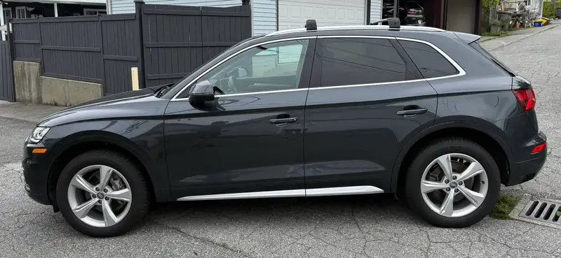 2019 Audi Q5 Progressiv, šedá, 67 180 km, dovoz Kanada — foto 3 z 12