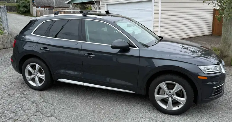 2019 Audi Q5 Progressiv, šedá, 67 180 km, dovoz Kanada — foto 7 z 12