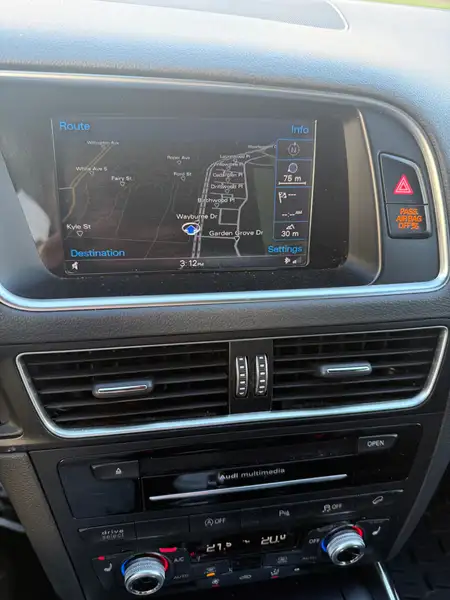 2017 Audi Q5 Technik, černá, 180 000 km, dovoz Kanada — foto 4 z 6