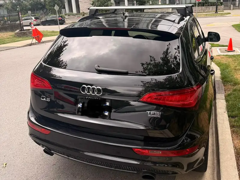 2017 Audi Q5 Technik, černá, 180 000 km, dovoz Kanada — foto 5 z 6
