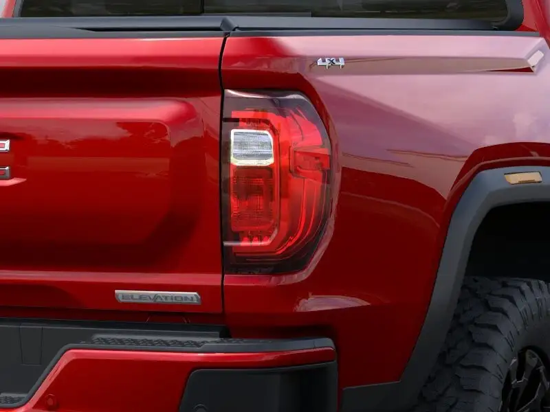 2026 GMC Canyon Elevation, červená, 154 km, dovoz Kanada — foto 11 z 12