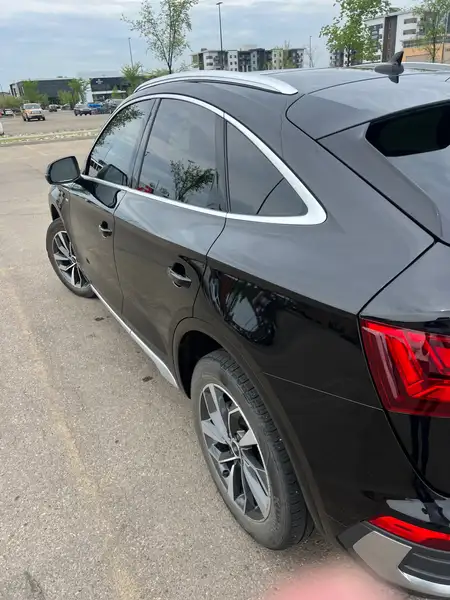 2022 Audi Q5 Progressiv, 25 400 km, dovoz Kanada — foto 4 z 10