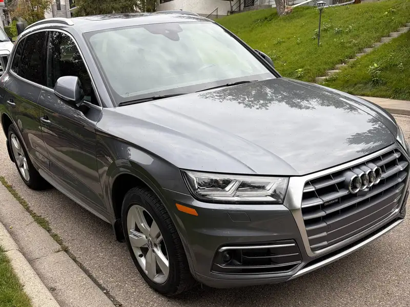 2018 Audi Q5 Technik, šedá, 159 000 km, dovoz Kanada — foto 2 z 10