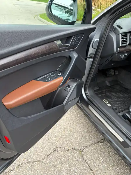 2018 Audi Q5 Technik, šedá, 159 000 km, dovoz Kanada — foto 8 z 10