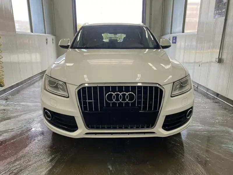 2017 Audi Q5 Progressiv, bílá, 210 000 km, dovoz Kanada — foto 4 z 12