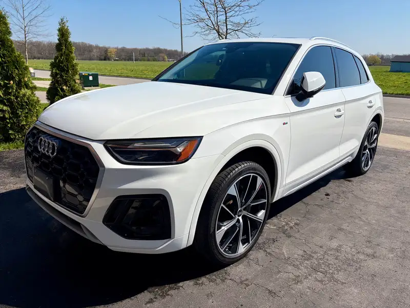 2022 Audi Q5 Progressiv, bílá, 76 000 km, dovoz Kanada — foto 2 z 9