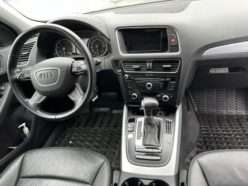 2015 Audi Q5 Progressiv, stříbrná, 154 000 km, dovoz Kanada — foto 6 z 8