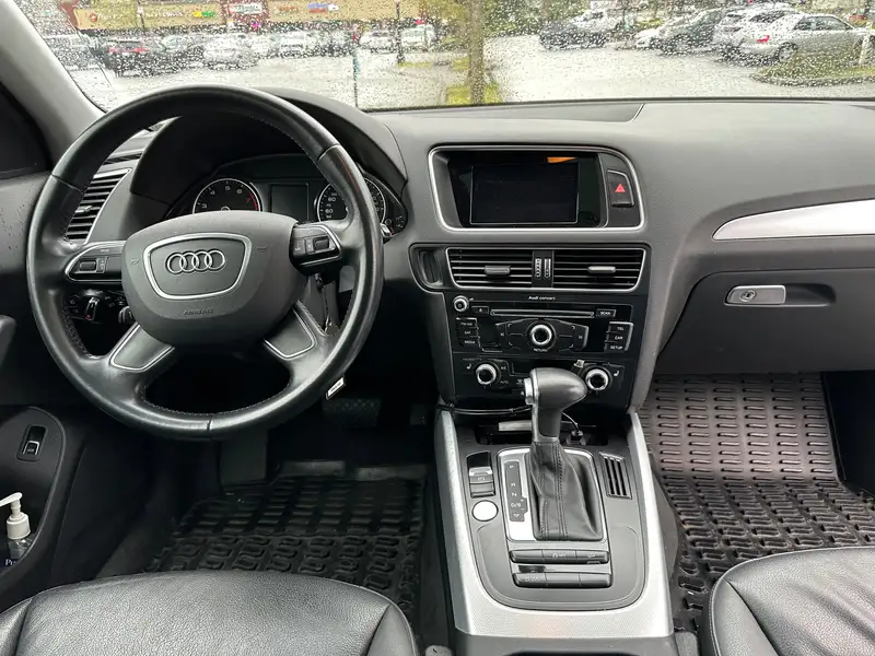 2015 Audi Q5 Progressiv, stříbrná, 154 000 km, dovoz Kanada — foto 7 z 8