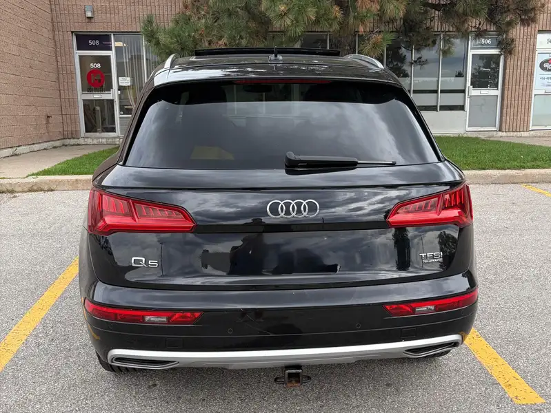 2018 Audi Q5 Progressiv, černá, 155 000 km, dovoz Kanada — foto 5 z 8
