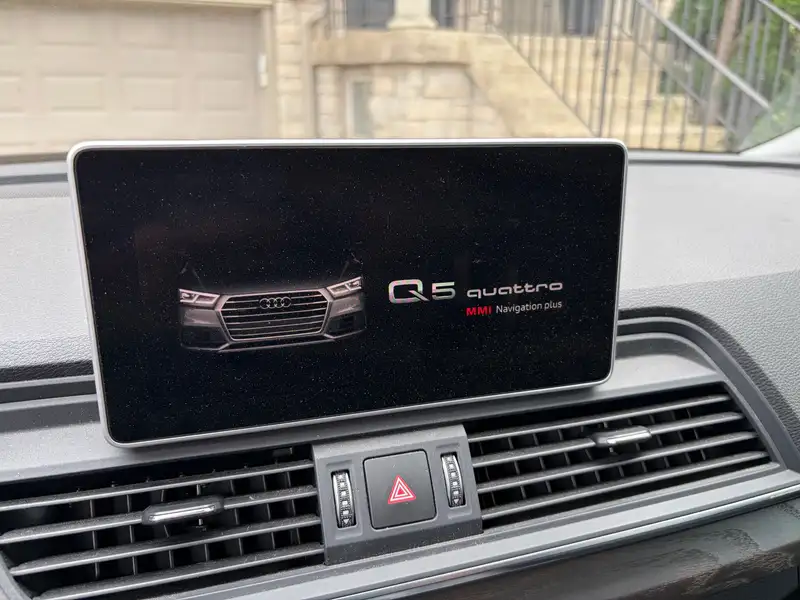 2018 Audi Q5 Progressiv, černá, 155 000 km, dovoz Kanada — foto 7 z 8
