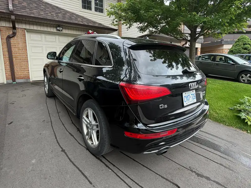 2016 Audi Q5, černá, 220 000 km, dovoz Kanada — foto 2 z 11