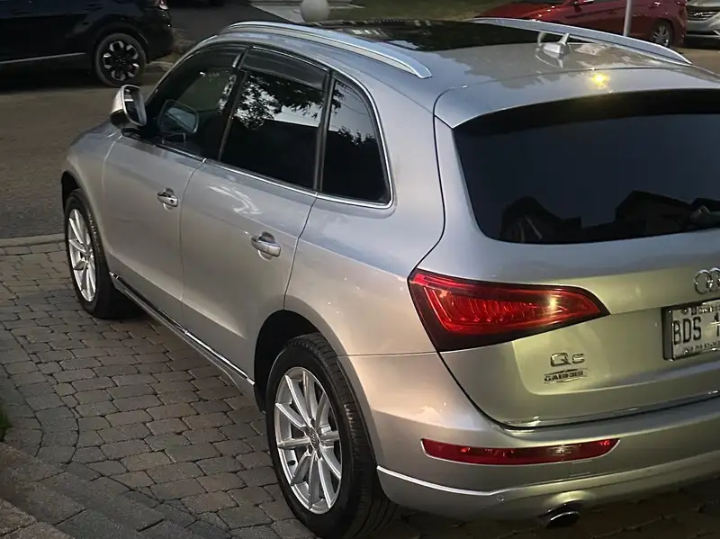 2016 Audi Q5, stříbrná, 170 000 km, dovoz Kanada — foto 3 z 8