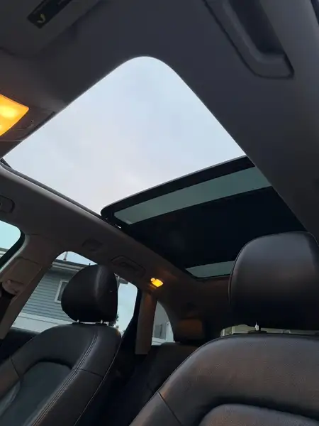 2015 Audi Q5 Progressiv, bílá, 119 000 km, dovoz Kanada — foto 10 z 12