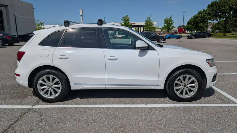 2014 Audi Q5 Progressiv, bílá, 203 000 km, dovoz Kanada — foto 5 z 12