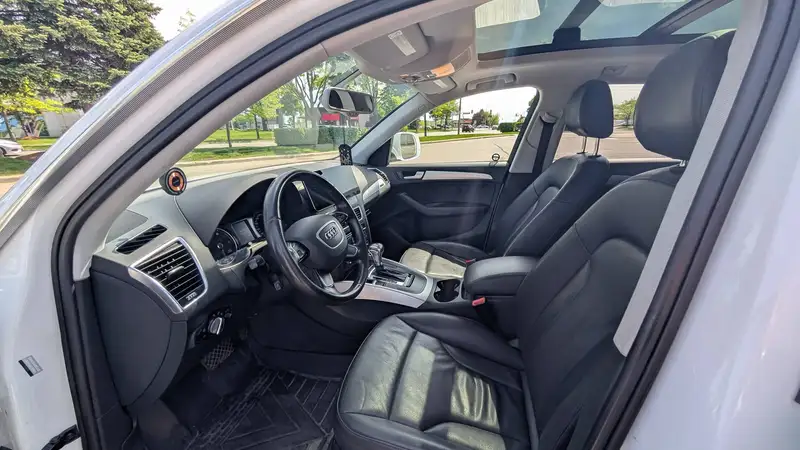 2014 Audi Q5 Progressiv, bílá, 203 000 km, dovoz Kanada — foto 9 z 12