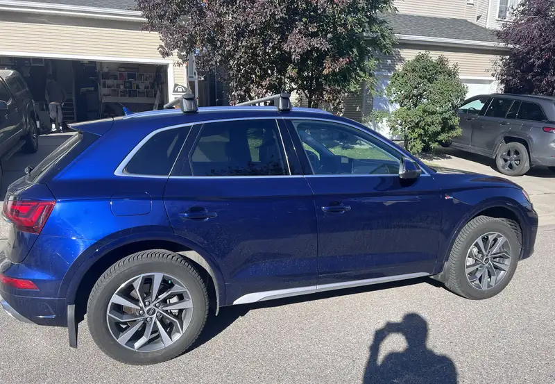 2023 Audi Q5 Progressiv, modrá, 44 000 km, dovoz Kanada — foto 7 z 7