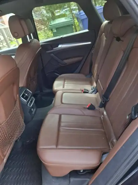 2019 Audi Q5 Progressiv, černá, 169 000 km, dovoz Kanada — foto 7 z 9