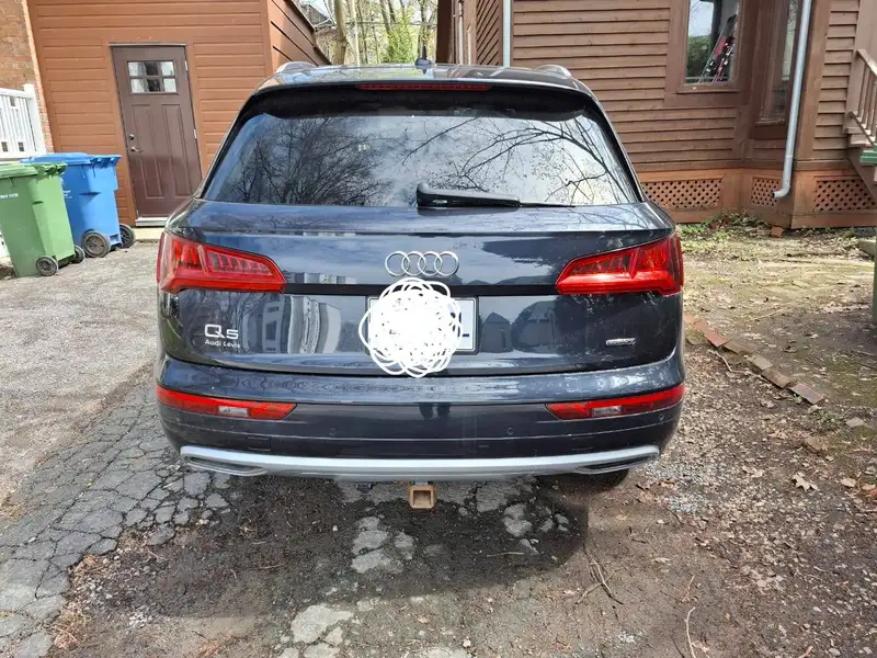 2019 Audi Q5 Progressiv, černá, 169 000 km, dovoz Kanada — foto 8 z 9