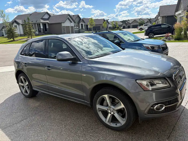 2014 Audi Q5 Technik, stříbrná, 220 000 km, dovoz Kanada — foto 3 z 7