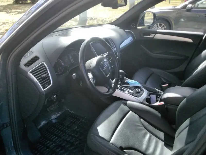 2011 Audi Q5, šedá, 186 000 km, dovoz Kanada — foto 2 z 6