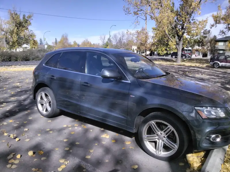 2011 Audi Q5, šedá, 186 000 km, dovoz Kanada — foto 4 z 6