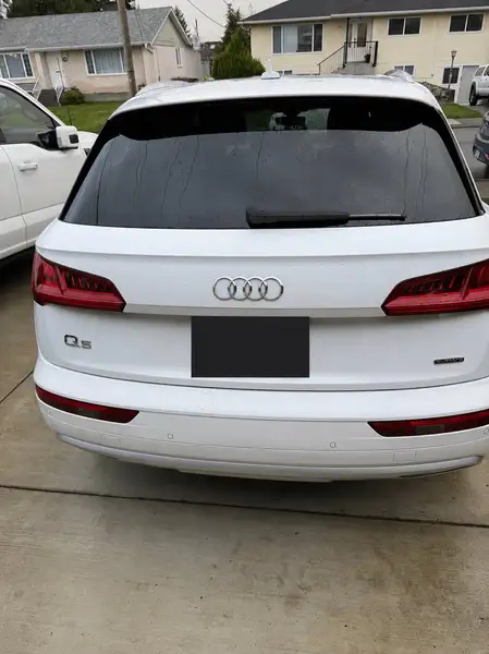 2020 Audi Q5 Progressiv, bílá, 58 000 km, dovoz Kanada — foto 2 z 6