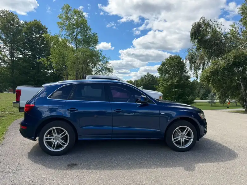 2014 Audi Q5 Progressiv, modrá, 230 000 km, dovoz Kanada — foto 4 z 5