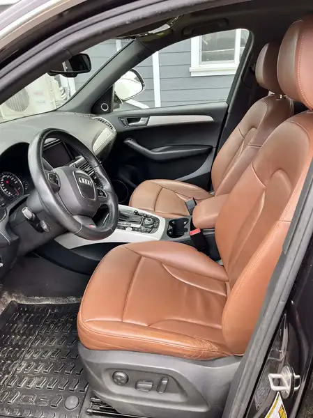 2012 Audi Q5, černá, 206 537 km, dovoz Kanada — foto 4 z 5