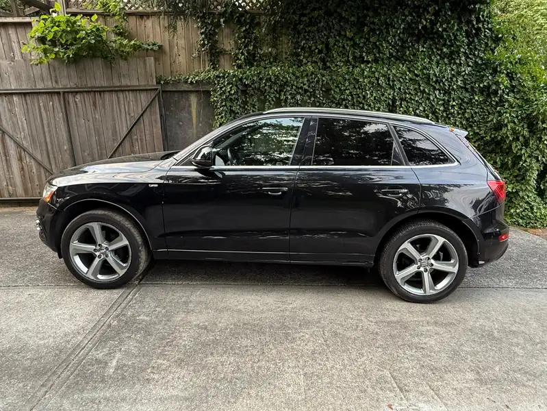 2014 Audi Q5 Technik, černá, 166 000 km, dovoz Kanada — foto 2 z 12