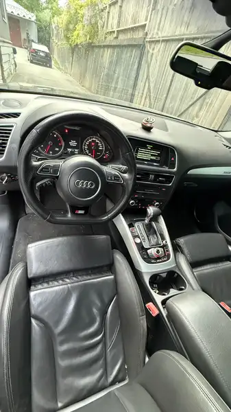 2014 Audi Q5 Technik, černá, 166 000 km, dovoz Kanada — foto 9 z 12