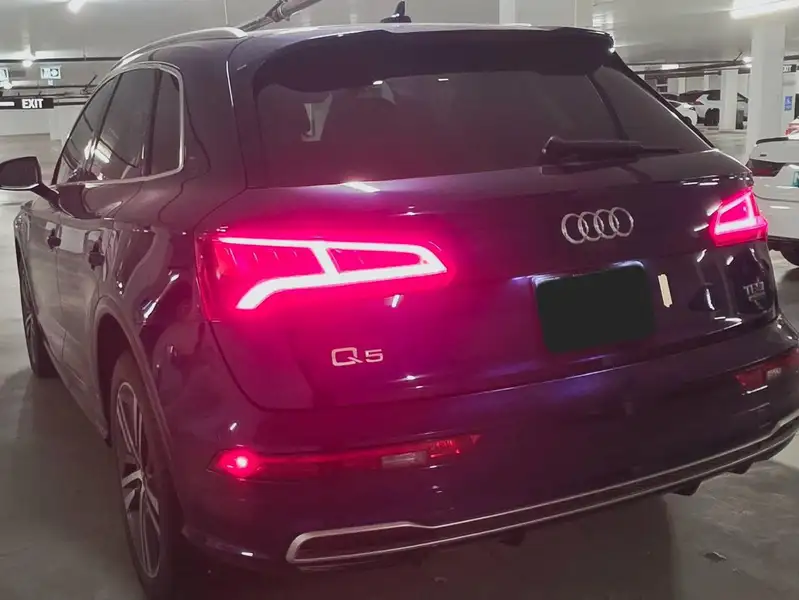 2018 Audi Q5 Progressiv, modrá, 120 000 km, dovoz Kanada — foto 5 z 7