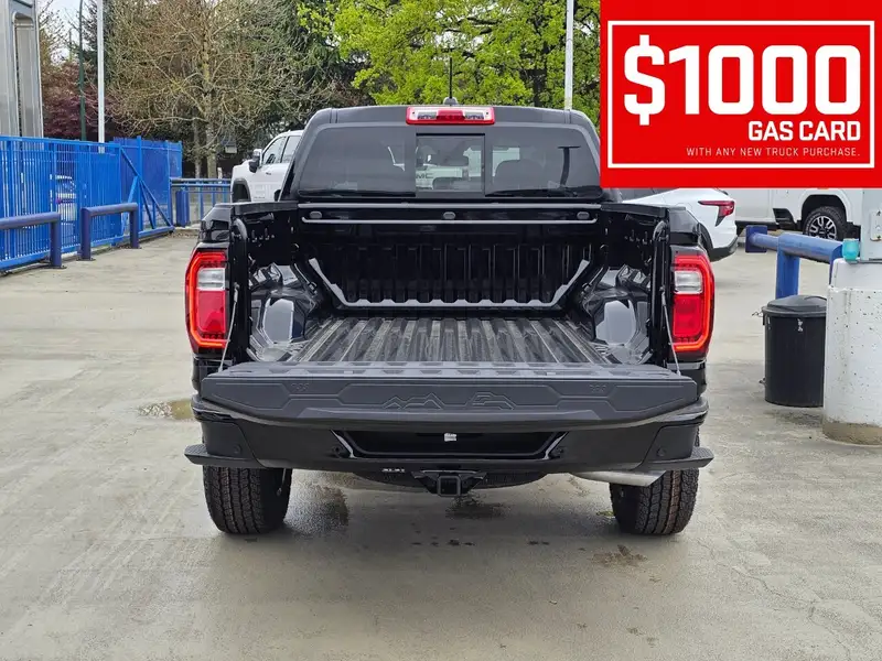 2026 GMC Canyon Elevation, černá, 9 km, dovoz Kanada — foto 8 z 12