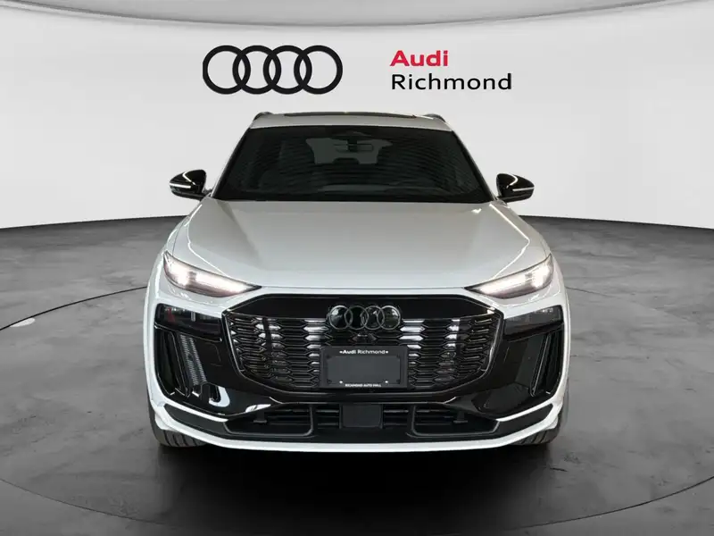 2027 Audi Q6 e-tron Progressiv, bílá, 90 km, dovoz Kanada — foto 2 z 12