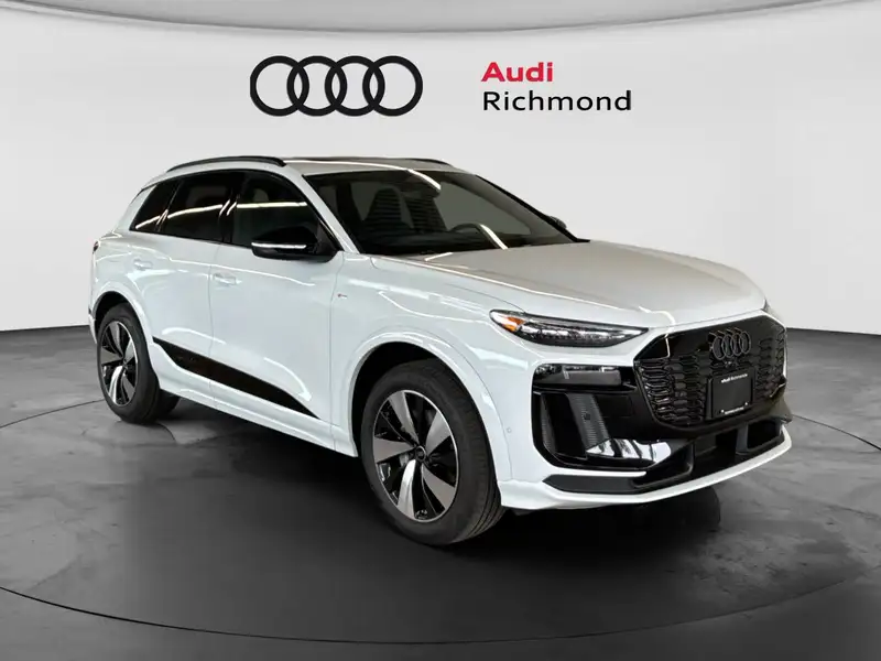 2027 Audi Q6 e-tron Progressiv, bílá, 90 km, dovoz Kanada — foto 3 z 12