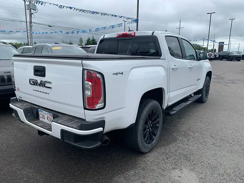 2022 GMC Canyon, bílá, 35 200 km, dovoz Kanada — foto 5 z 12