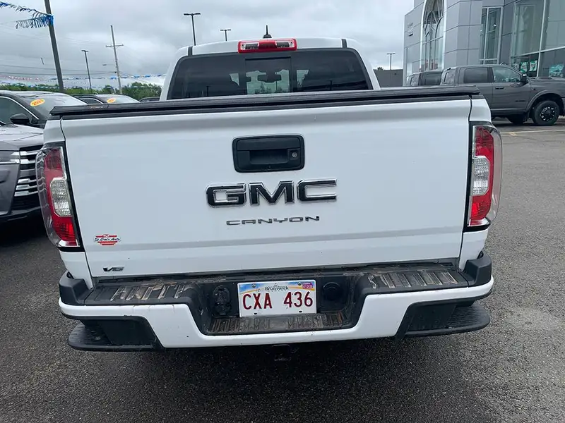 2022 GMC Canyon, bílá, 35 200 km, dovoz Kanada — foto 6 z 12