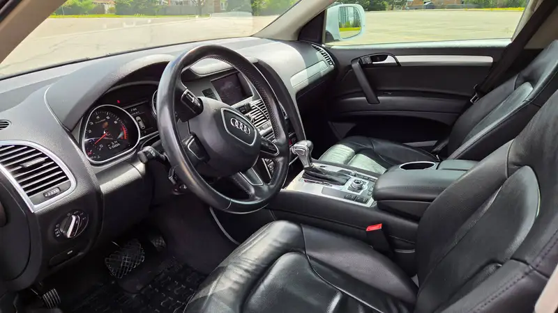 2015 Audi Q7 Progressiv, bílá, 195 000 km, dovoz Kanada — foto 11 z 12