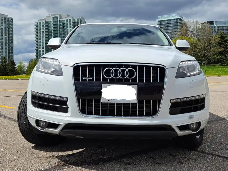 2015 Audi Q7 Progressiv, bílá, 195 000 km, dovoz Kanada — foto 3 z 12