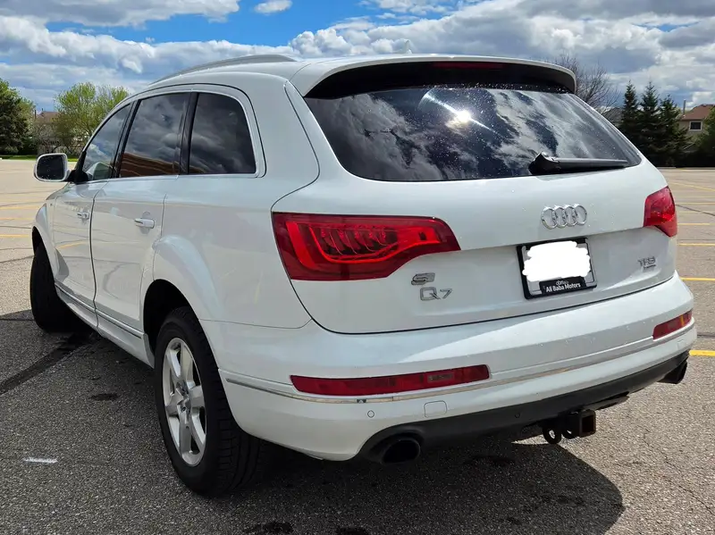 2015 Audi Q7 Progressiv, bílá, 195 000 km, dovoz Kanada — foto 5 z 12