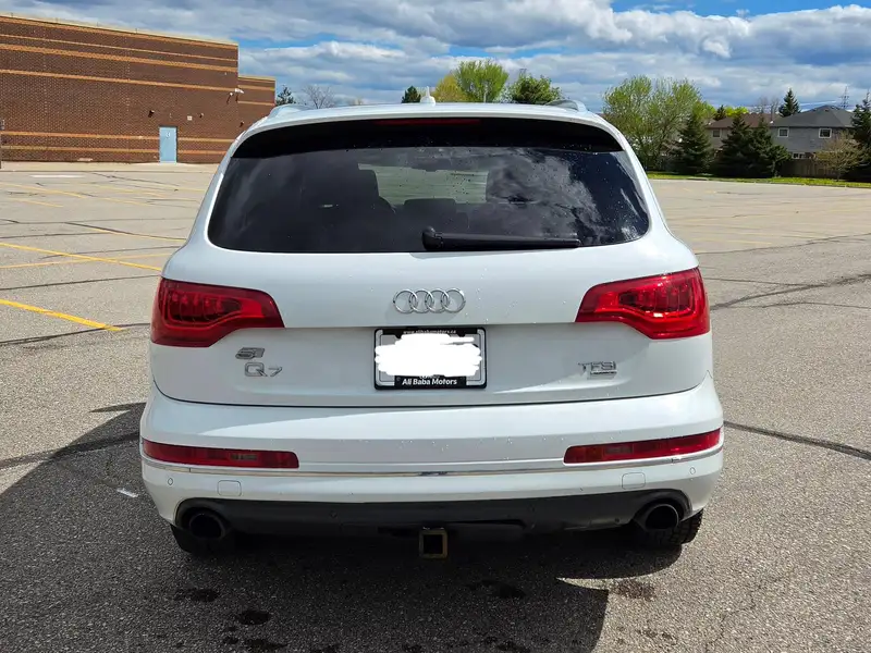 2015 Audi Q7 Progressiv, bílá, 195 000 km, dovoz Kanada — foto 6 z 12