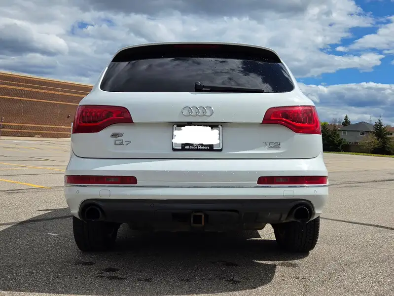 2015 Audi Q7 Progressiv, bílá, 195 000 km, dovoz Kanada — foto 7 z 12