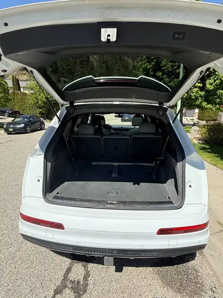 2017 Audi Q7 Progressiv, bílá, 186 000 km, dovoz Kanada — foto 11 z 12