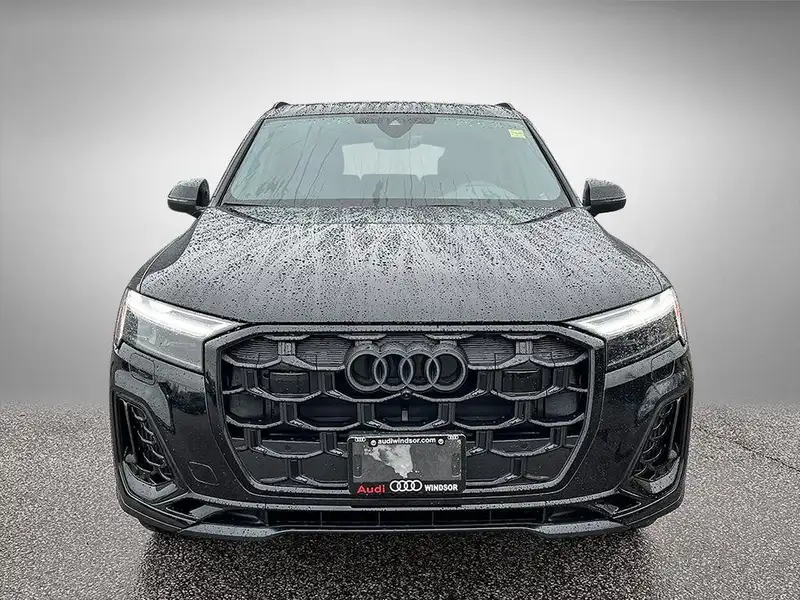 2026 Audi Q7 Progressiv, černá, 3 000 km, dovoz Kanada — foto 2 z 12