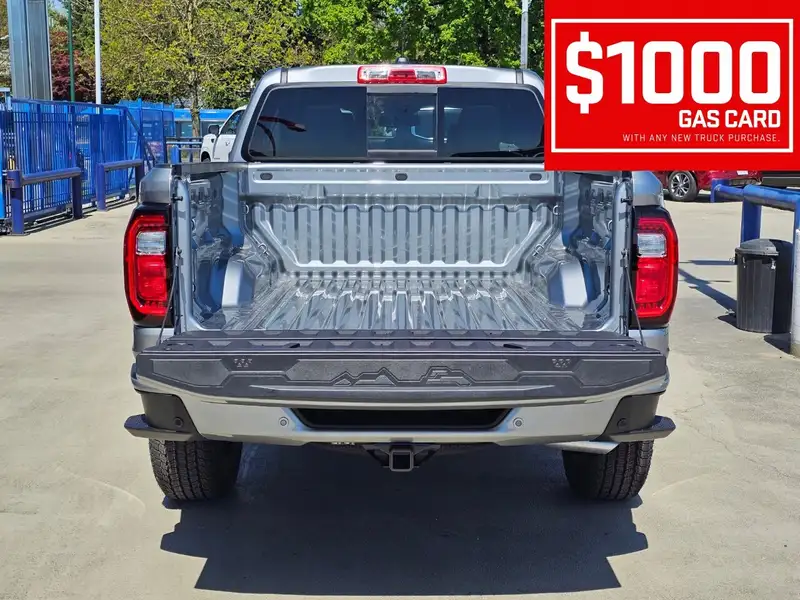 2026 GMC Canyon Elevation, stříbrná, 4 km, dovoz Kanada — foto 9 z 12