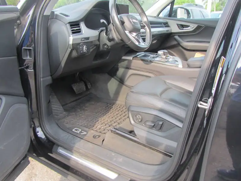 2017 Audi Q7 Progressiv, černá, 175 000 km, dovoz Kanada — foto 12 z 12
