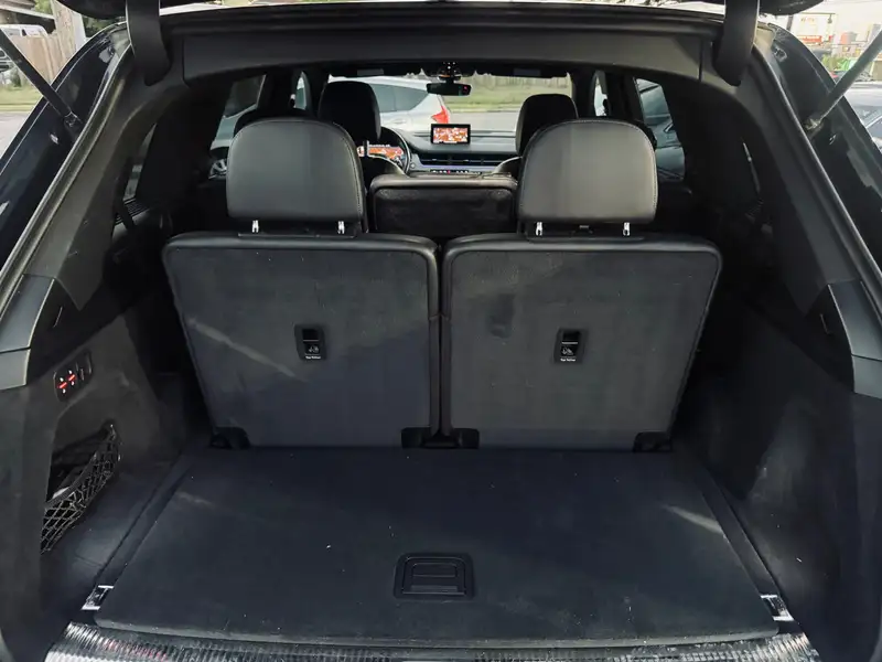 2017 Audi Q7 Technik, modrá, 175 000 km, dovoz Kanada — foto 6 z 12