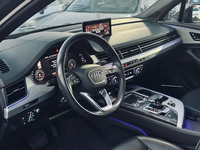 2017 Audi Q7 Technik, modrá, 175 000 km, dovoz Kanada — foto 8 z 12